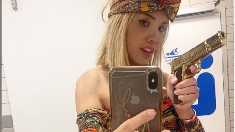 Ciciş Esra Ersoy eline silahı aldı: Kudüs’e gitmek istiyorum