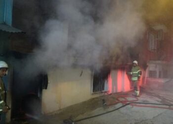 Babası uyurken evi ateşe verdi!