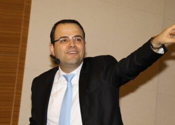 Ekonomist Özgür Demirtaş küplere bindi: Bu kişi yalan söylüyor!