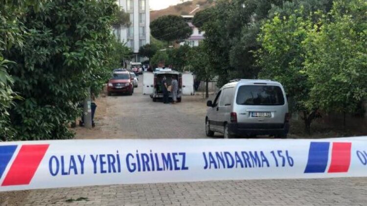 38 yaşındaki market sahibi aracında ölü bulundu