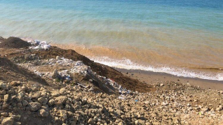 AKP’li belediye fuar için denizi çöple doldurdu!