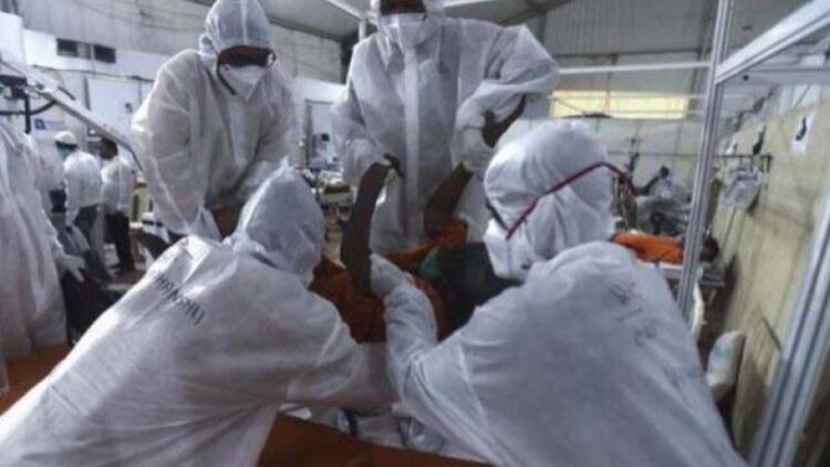 Hastaneye yürüyerek geldi, hayatını kaybetti