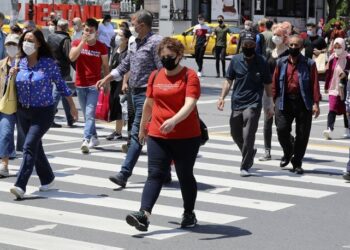 Bilim Kurulu Üyesi koronavirüs hastalığının yeni belirtilerini açıkladı