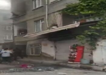 Yangın binaya sıçrayınca balkondan atladı