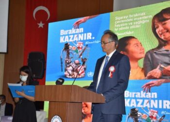 Sigara içenlere kritik korona uyarısı