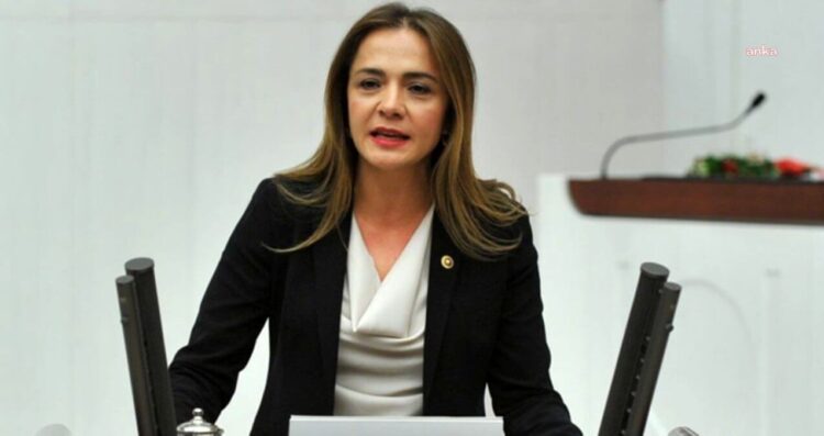 CHP’li Gamze Akkuş İlgezdi: Aşı sıkıntısının sebebi 128 milyar dolar mı?