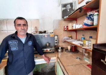 ‘Lanet olsun böyle adalete’ diyerek çay kazanını atan çaycı içini döktü