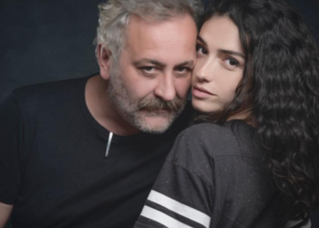 Hazar Ergüçlü bikinisini giyip Onur Ünlü’ye poz verdi