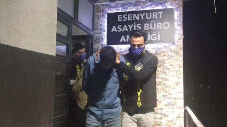 İstanbul’da kare kare dehşet! Sırtından bıçaklayıp, attılar