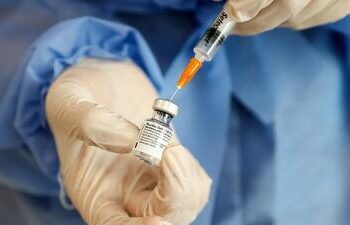 Doç. Dr. Altıntaş: Koronavirüs aşısı öncesi ve sonrası 6 saat uyuyun