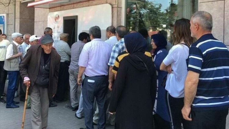 Milyonları yoksul emeklilik bekliyor