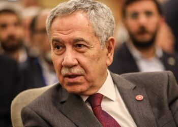 MHP’nin hedefinde Arınç var: Kahpe Bizans
