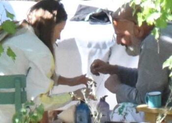 Serenay Sarıkaya ünlü iş insanıyla baş başa tatilde