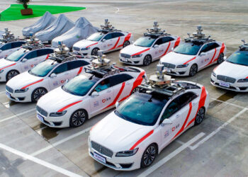 Çin’de sürücüsüz taksi hizmeti başladı