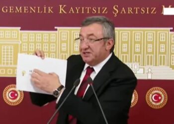 CHP’den AKP’ye: O video Z kuşağını küçümsemektir