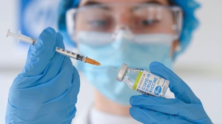 Krizi fırsata çevirenler: En az dokuz kişi aşı milyarderi oldu