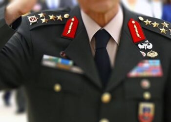 AKP’nin, askerlerin yargılanmasına yönelik teklifi, tartışma yarattı