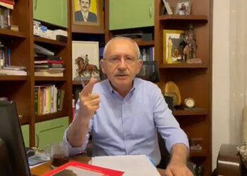 Kılıçdaroğlu çalışma odasından paylaştı: Gözüme uyku girmiyor