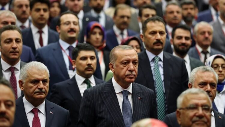 Ankara’da kazan kaynıyor: AKP’de Erdoğan sonrası için kavga başladı!