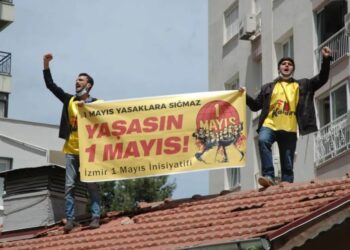 Polis 1 Mayıs’ı çatıda da engelledi, mahalleli protesto etti