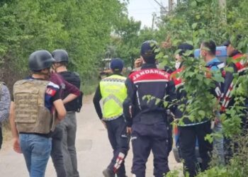 İzmit: Babasını öldürdü, 3’ü jandarma 5 kişiyi yaraladı