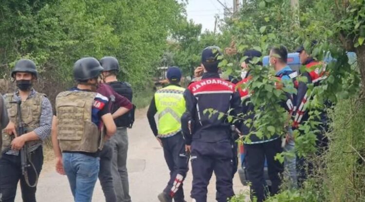 İzmit: Babasını öldürdü, 3’ü jandarma 5 kişiyi yaraladı