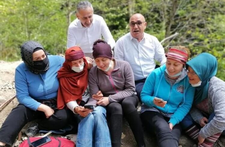 İkizdere’deki yapılmak istenen taşocağına karşı direnişe CHP’li vekiller destek oldu