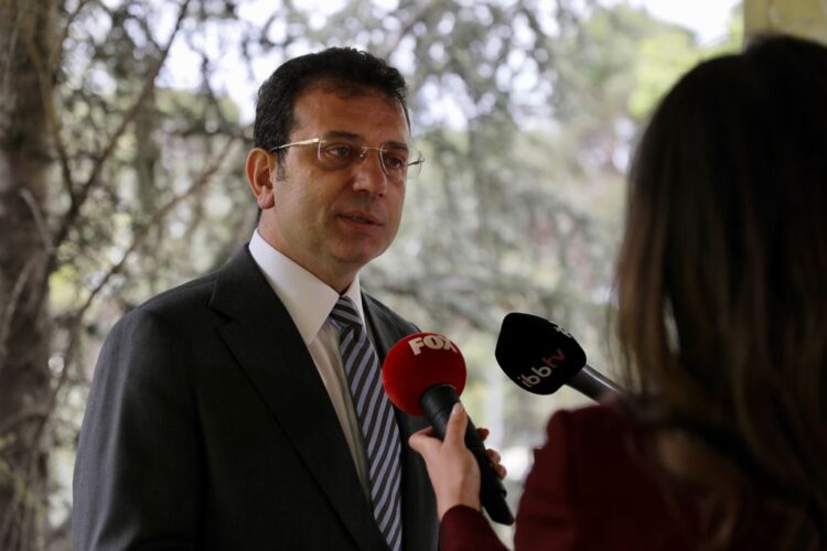 Başkan İmamoğlu’ndan “kiralık araç” açıklaması: “Ona buna para yağdıran iştiraklerimiz artık İstanbulluya yardım ediyor”