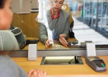 Arefe günü bankalar açık mı? Bugün eczaneler, PTT ve kargolar çalışıyor mu?