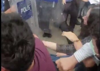 Hopa’daki çay üreticilerinin eylemine polis müdahale etti