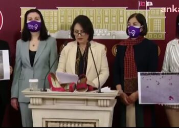 CHP’li kadın milletvekillerinden istifa çağrısı