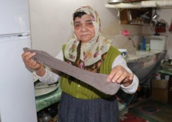 Çorabın içinde saklıyordu değeri tam 100 bin TL