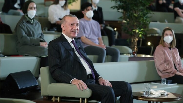 Erdoğan: FETÖ’nün önemli bir ismi elimizde, yakında açıklayacağız