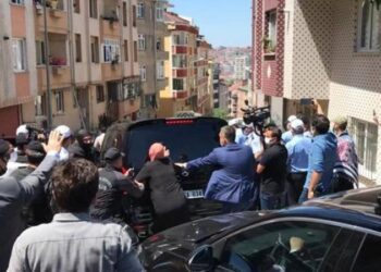 Ekrem İmamoğlu’nun konvoyuna saldırı