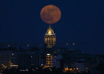 İstanbul’dan ‘Süper Ay’ manzaraları