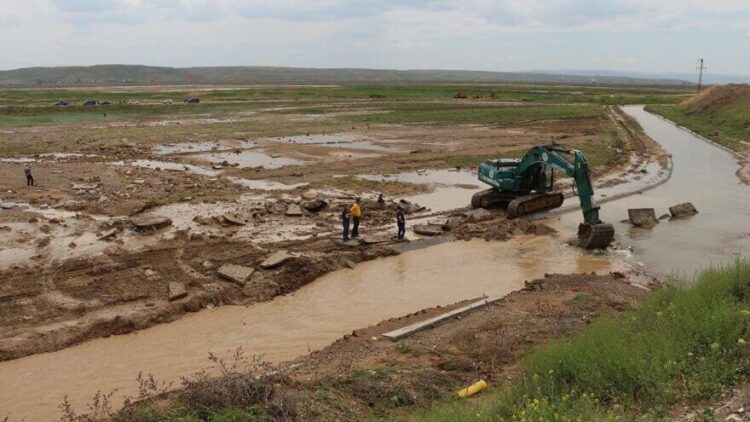Duvar çöktü, tarım arazileri su altında kaldı! HES faciası