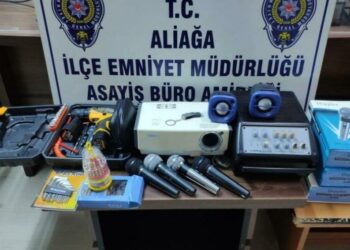 Cemaatle birlikte camiye girdi, hırsızlık yaptı
