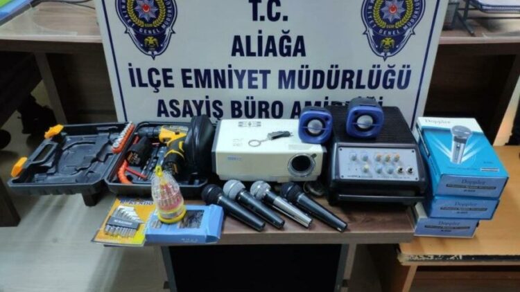 Cemaatle birlikte camiye girdi, hırsızlık yaptı