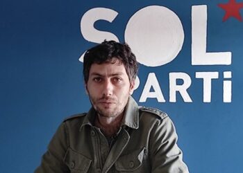 İşleyen: Aç ve boş midelerin devrimini görecekler