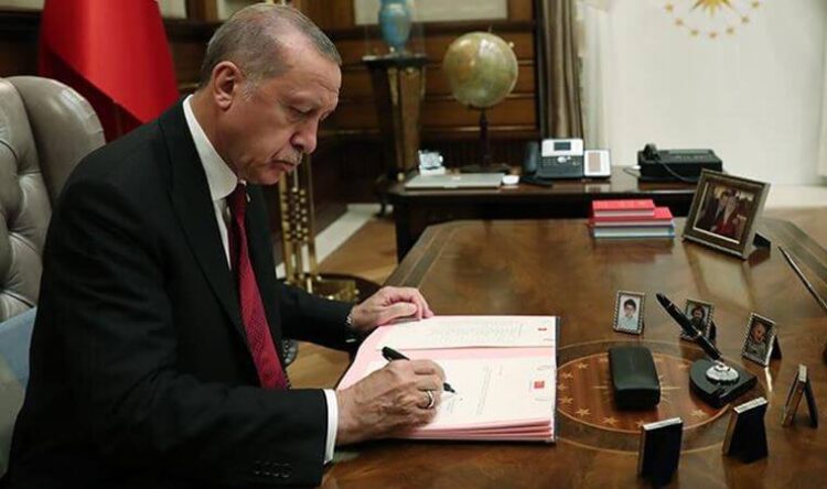 Cumhurbaşkanlığı Kararı ile Ticaret Bakanlığı Bakan Yardımcısı görevden alındı