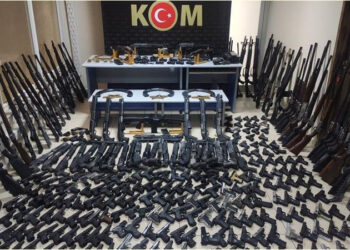 Depodan bir taburu donatacak silah çıktı