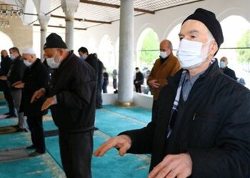 Yozgat’ta çiftçiler ‘yağmur duası’na çıktı, kurban kesti
