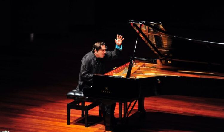 Fazıl Say’dan Fenerbahçe ve Emre Belözoğlu’na tepki