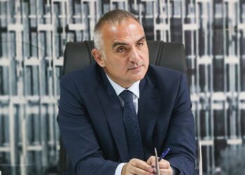 Bakan Ersoy’a tepkiler çığ gibi. Vatandaşlar sosyal medyadan isyan etti