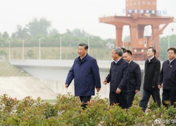 Xi Jinping, dev su projelerini inceledi