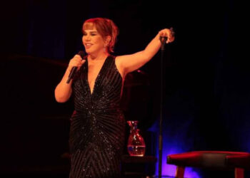 Sezen Aksu’dan AKP’ye tepki: “İktidarlara verdiğimiz geçici yetki…”