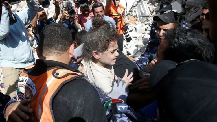 İsrail’in Filistin’e şiddeti sürüyor: Yıkılan binalarda can pazarı