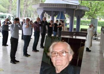 Efsane eğitimci Erdoğan Toker hayatını kaybetti