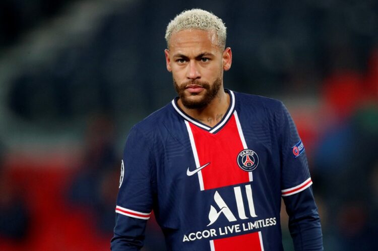 Neymar’ın ayakkabısı yürürken ayağından çalındı