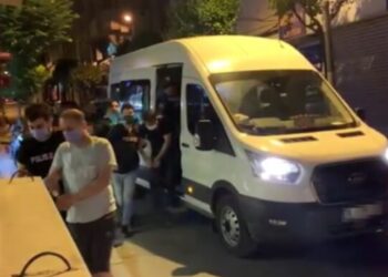 İstanbul’un göbeğinde koronavirüs aşısı pazarlığı